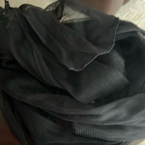 Black tole scarf
